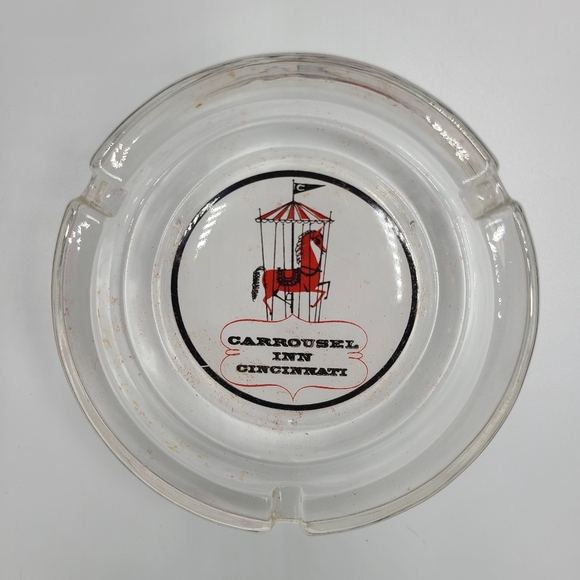 Vintage Carrousel Inn Cincinnati Ashtray Clear Glass Carousel Horse 4.5" - Picture 1 of 9